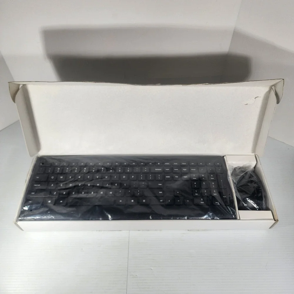 READ Microsoft Wireless 900 Desktop Wireless Keyboard‎ & Mouse NO USB DONGLE